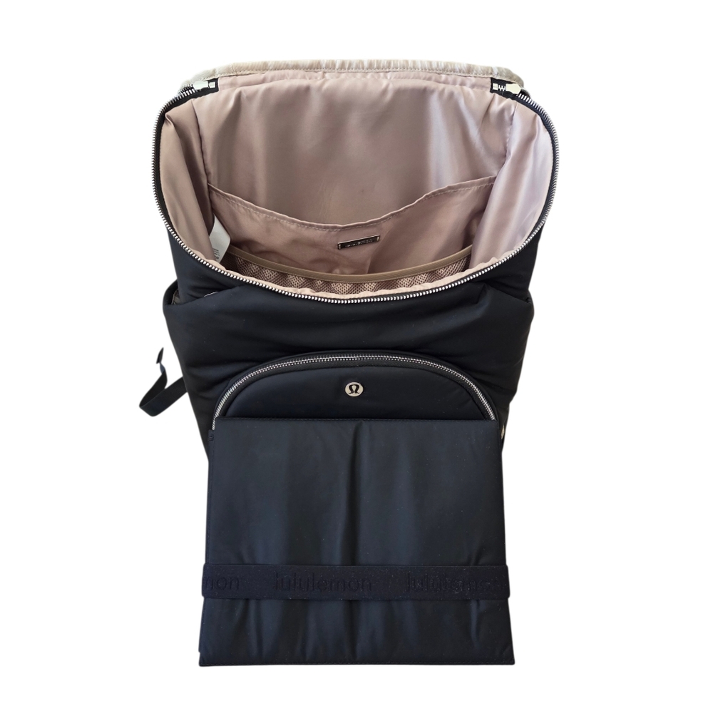 lululemon athletica Black New Parent Backpack 17L Diaper Bag - Picture 9 of 10